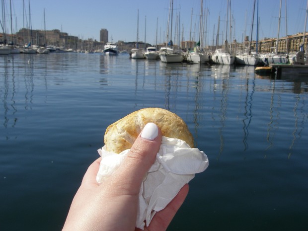 Visiting Marseille on a budget and having a picnic at the Old Harbour