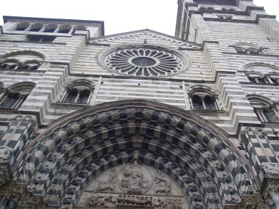 Genoa Cathedral from below